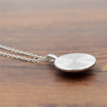 Load image into Gallery viewer, Glass necklace pendant