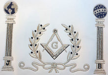 Carica l&#39;immagine nel visualizzatore di Gallery, Navy Blue Apron Master Mason Square G &amp; Pillars Freemasons Silver Fringe