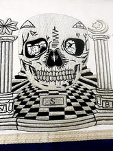 Carica l&#39;immagine nel visualizzatore di Gallery, Masonic Regalia Custom Design Skull Pillars Masters Carpet Handmade Bullion Masonic Apron | Regalia Lodge